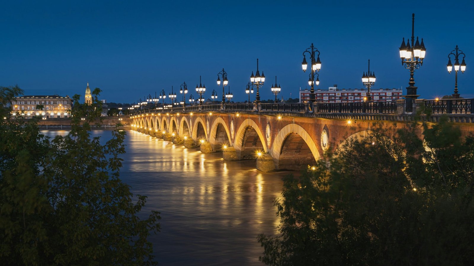 Best Time to Visit Bordeaux